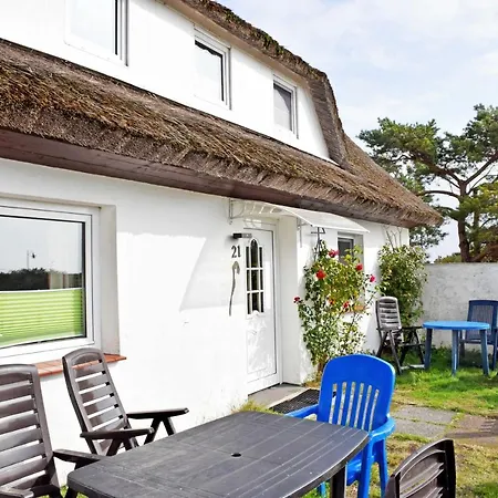 Ferienzimmer Unterm Reetdach In Pl * Neuendorf (Hiddensee)