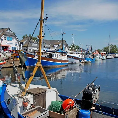 Ferienzimmer Unterm Reetdach In Pl בית אירוח *