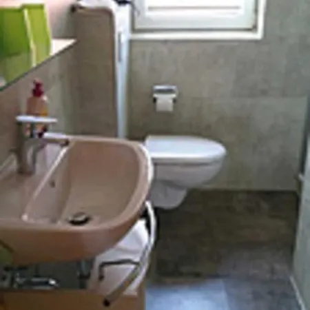 Ferienzimmer Unterm Reetdach In Pl *